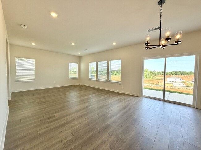 Photo - 2372 Meadowwood Dr