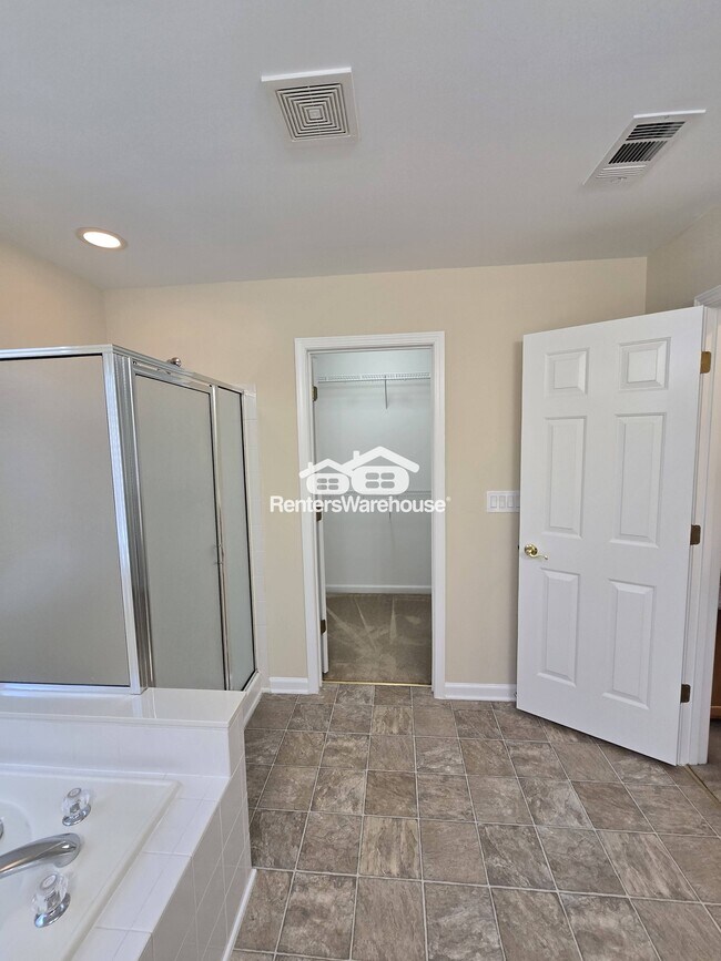 2761 Autumn View Dr