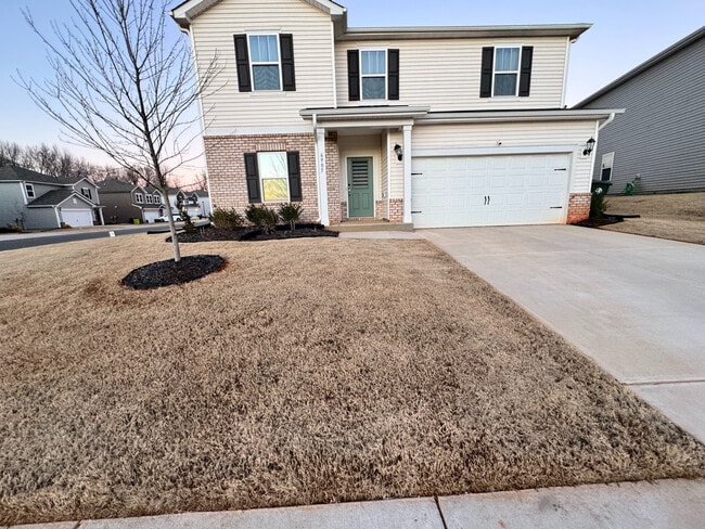 Photo - Room in House on Bedrock Rd