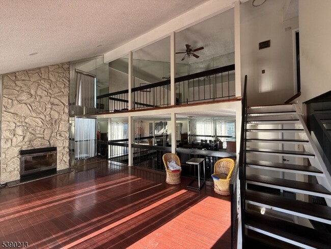 Photo - 105 Westgate Dr