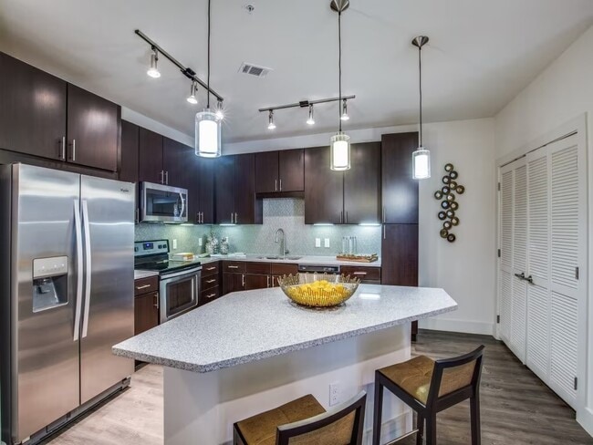 Building Photo - Luxury 1-Bed Home with Designer Finishes! Unit FW1