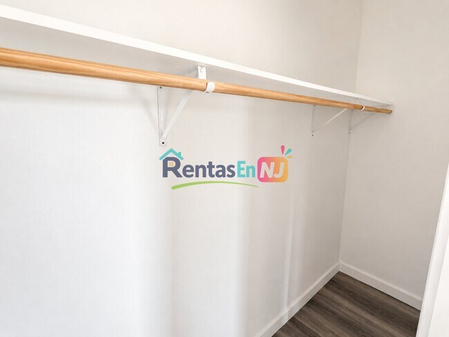 Photo - 175 Woodside Ave Unidad 7
