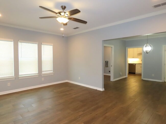 Photo - Beautifully Updated 2 Bedroom, 1 Bathroom ...
