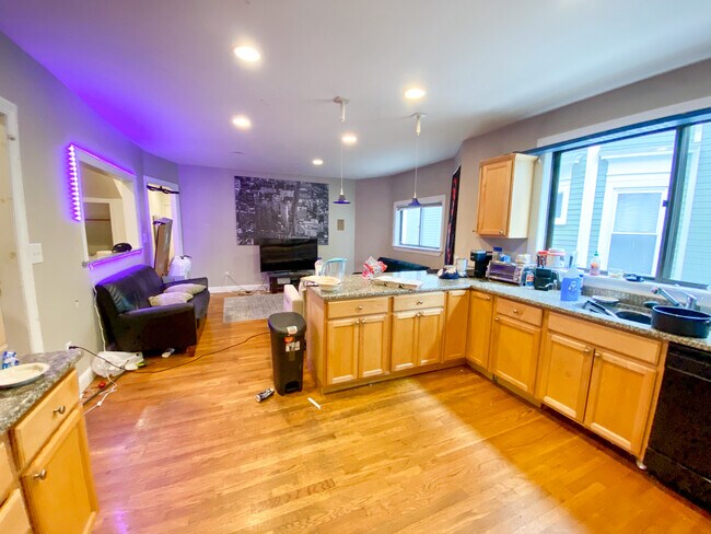 Photo - 74 Ashford St