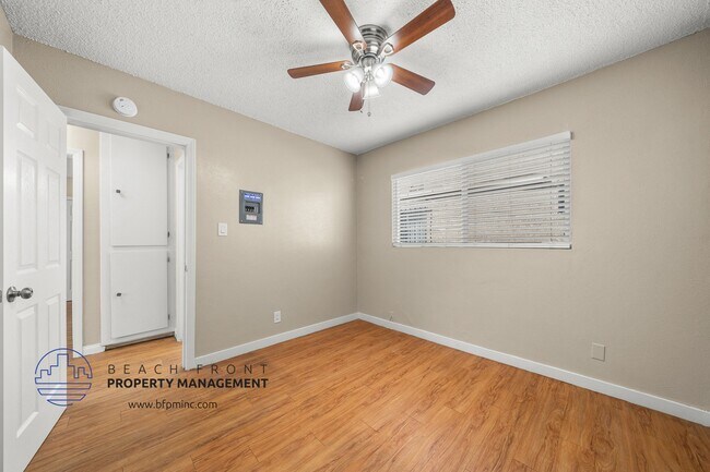 9320-9330 Elm Vista Dr.
