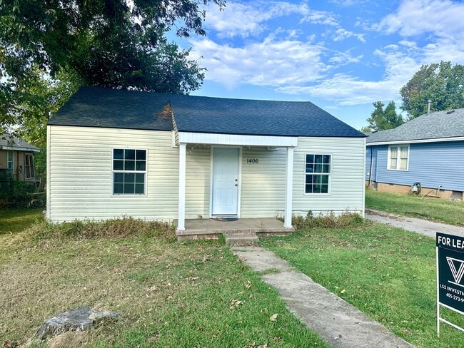 Photo - 1406 N Market Ave