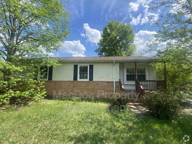 Building Photo - 905 Kilarney Dr Rental