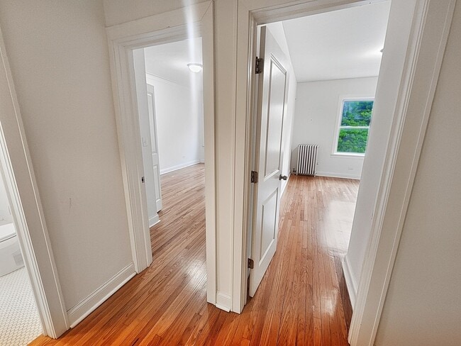 Photo - Large 2-bed/2-bath Apartment With Updated Kitchen and Large Living Room Unit 3403B-2