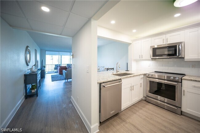 1086 Forest Lakes Dr Unidad 303