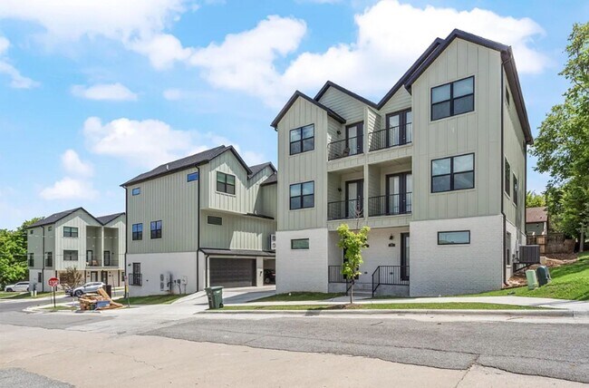 Photo - 605 Whitham Ave Unidad 605-2