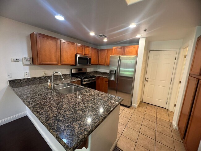 Photo - Spacious 2 Story Condo In Westlake Villas