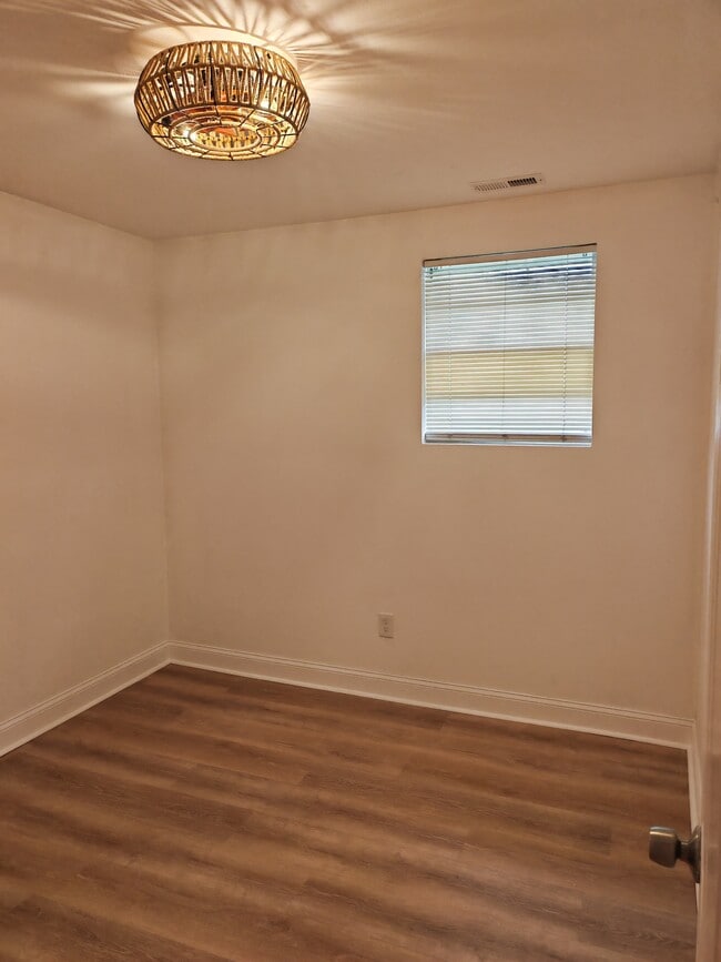 Photo - 3342 Tait Ter Unidad B