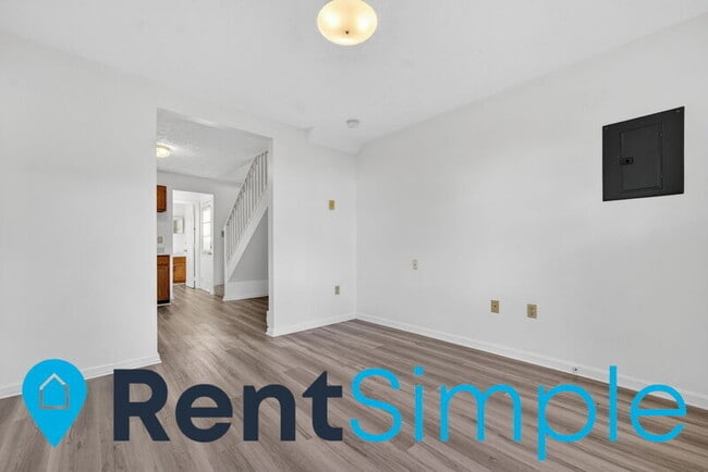 Photo - 430 Chase St