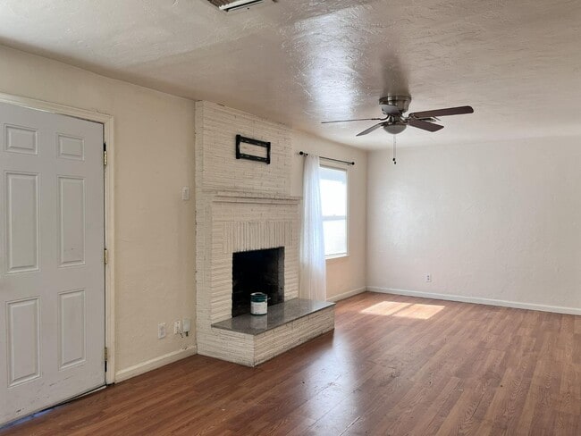 Building Photo - 1622 N 6th St