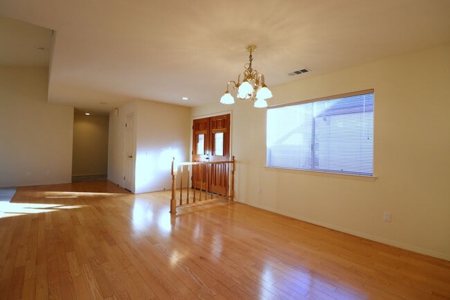 Photo - Lovely Mesa Oaks Four Bedroom