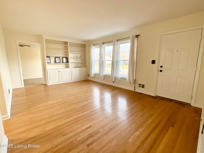 Photo - 7913 Greenway Dr