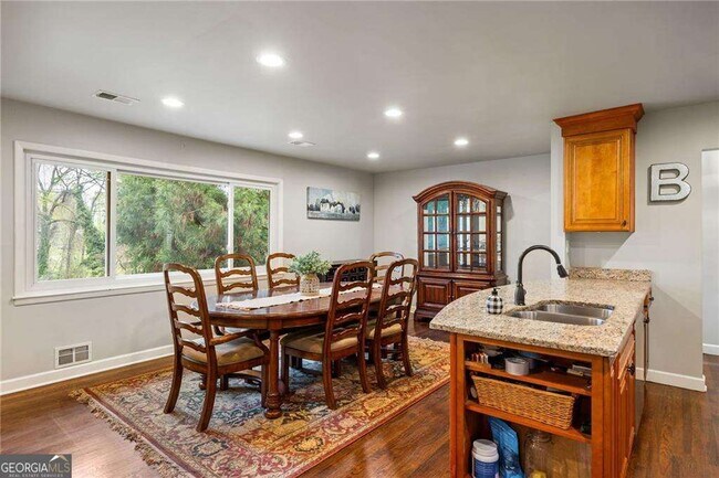 Photo - 2341 Elmwood Cir SE