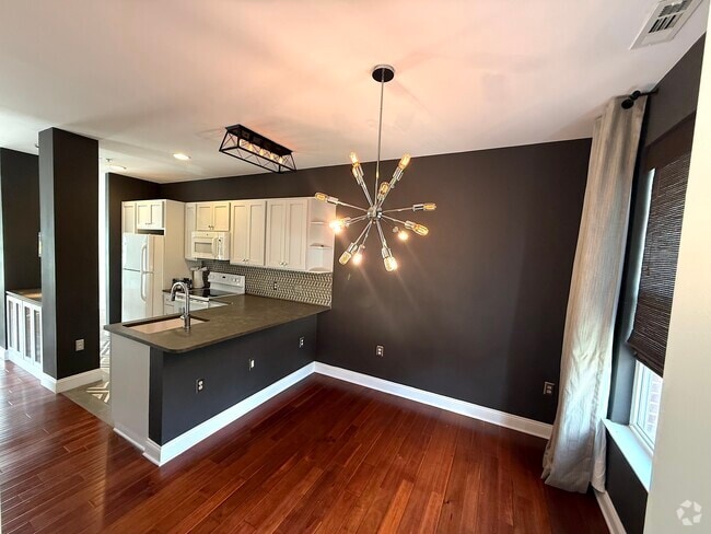 Building Photo - 1302 Kenilworth Ave Rental