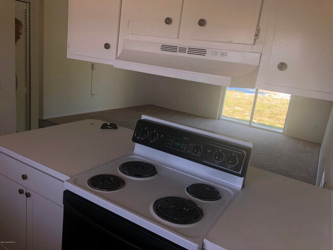 Photo - 1623 Sadigo St SE