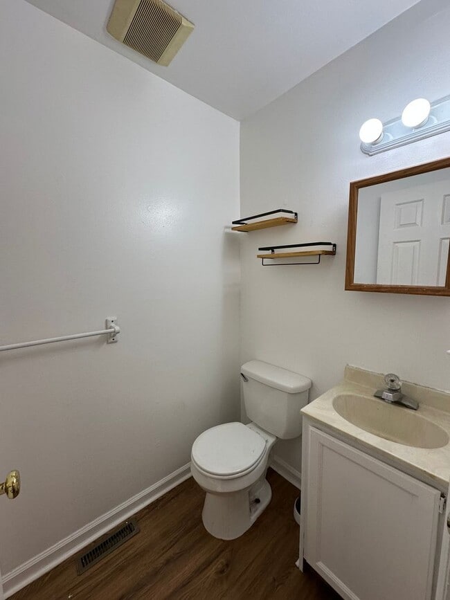 Photo - 3 Bed 1.5 Bath Row House - Bordentown