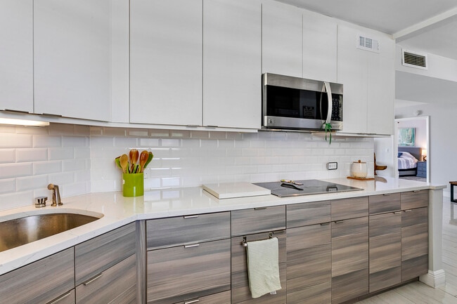 Photo - 132 Lakeshore Dr Unit 220
