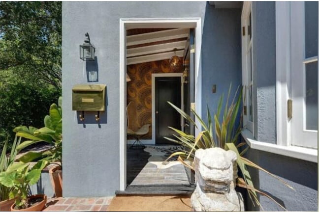 Photo - 624 N West Knoll Dr