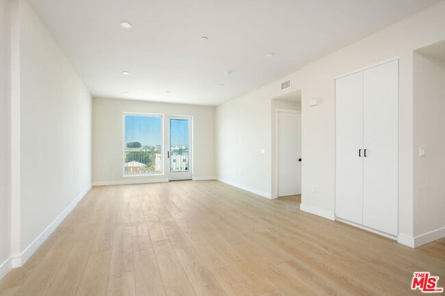 Photo - 5320 Cartwright Ave Unit 206