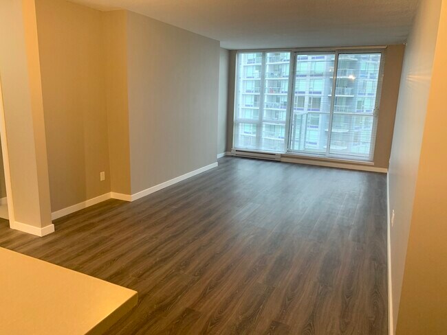 1702-13688 100 Avenue Includes