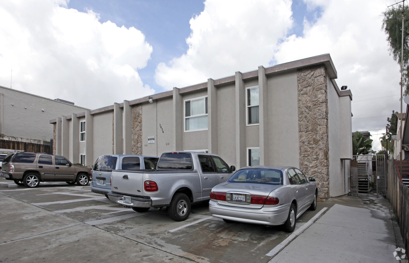Photo - Hawthorne Apartments