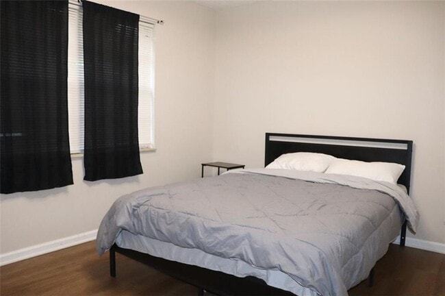 Photo - 2572 Stratford Ln