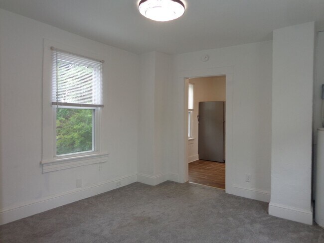 Photo - Lansing2318 Unit B