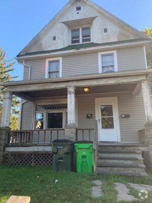 Building Photo - 557 South St Rental