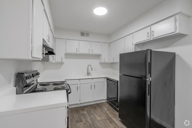 2BR, 1BA - 960SF - Kitchen