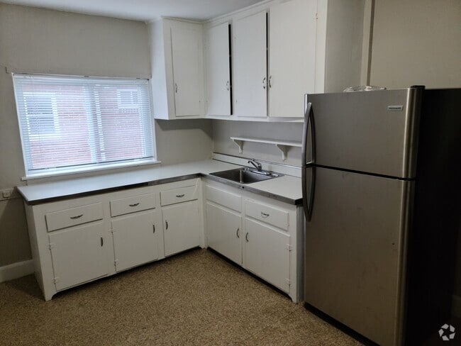 Building Photo - 20 Brock St Unit 2 Rental