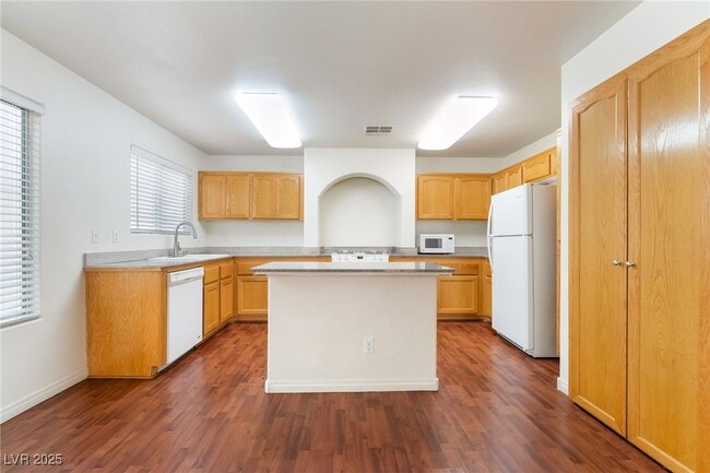 Photo - 7275 Phlox Rd