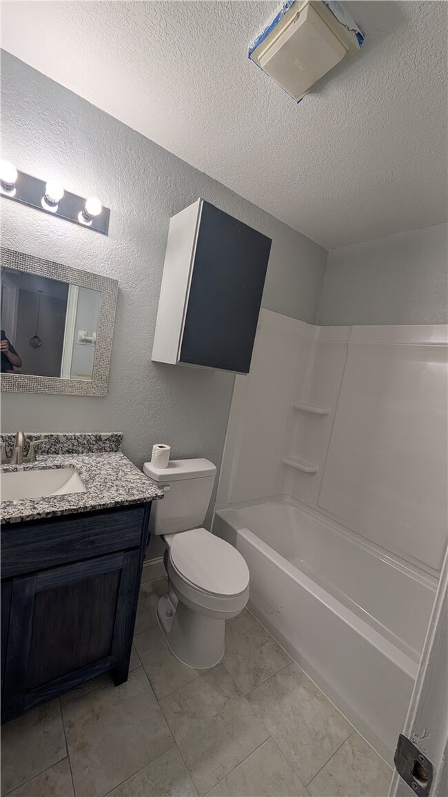 Photo - 2005 Blueberry Ln