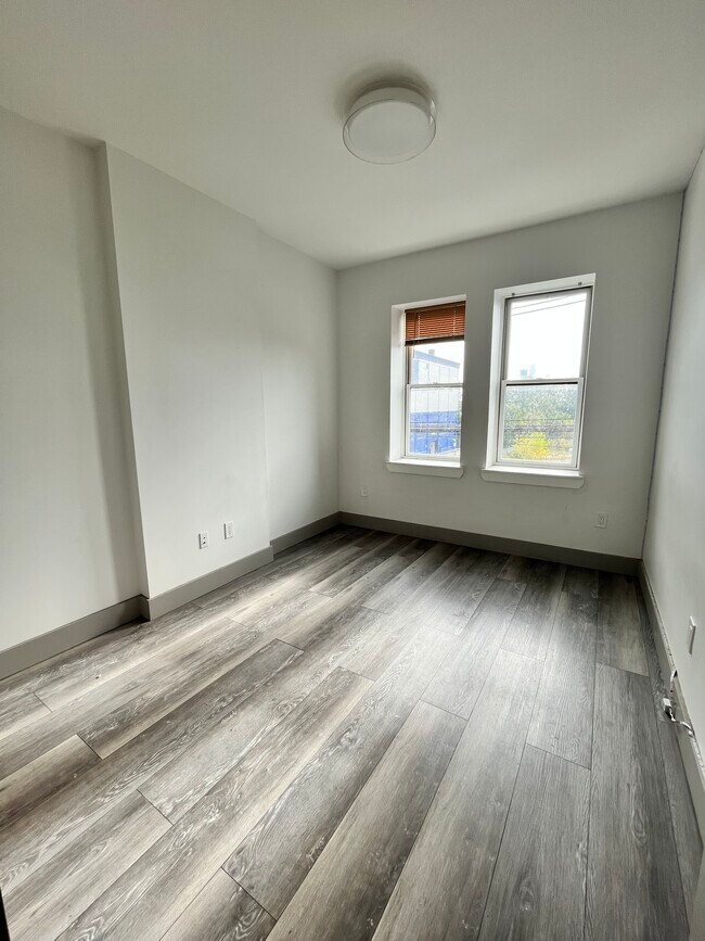 181 Baldwin Ave 2R - 175 Baldwin Ave Unit 2R