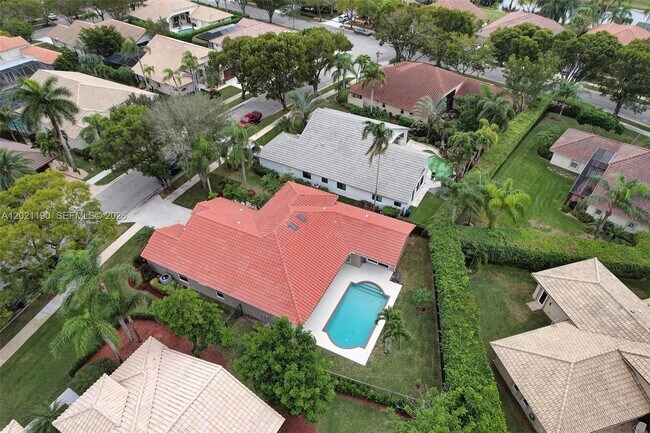 Photo - 814 Heron Rd