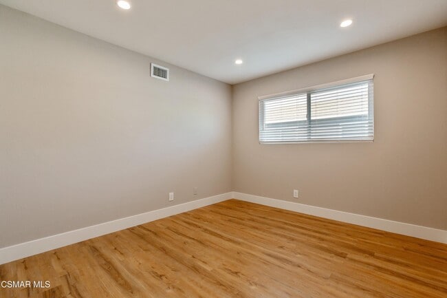 Photo - 659 Brossard Dr