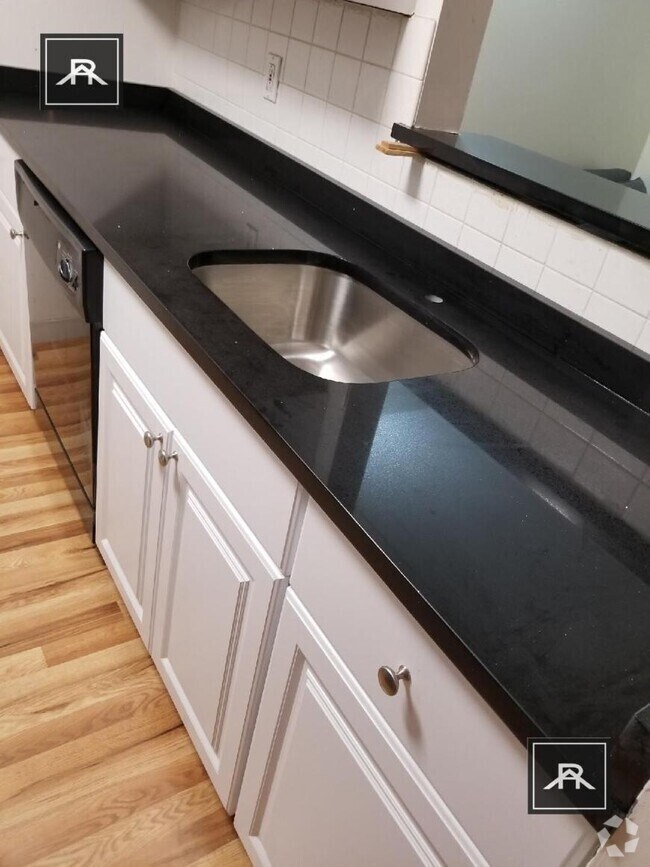 Building Photo - 2 bedroom in Brighton MA 02135 Unit NO-FEE-PRICE Rental