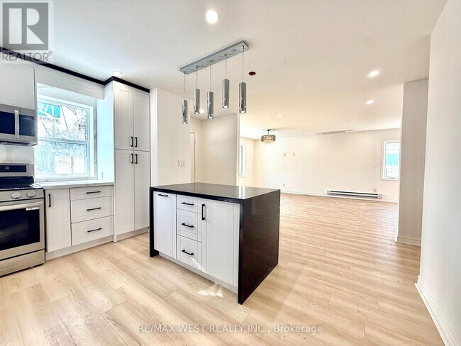 Photo - 34 Touraine Ave