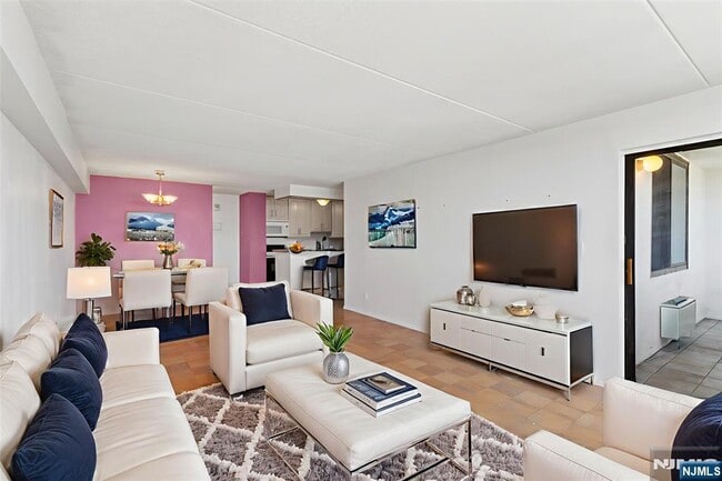 Photo - 250 Gorge Rd Unit 18K