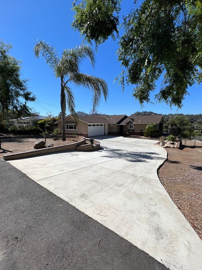 Photo - Move in Special!! $750 off 1st Month's Rent!!