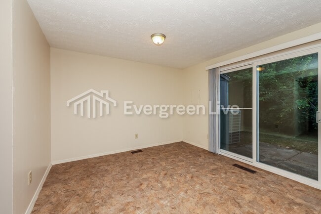 Photo - 7757 Mt Hood