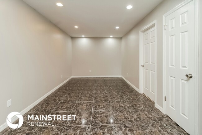 Photo - 125 Yale Dr