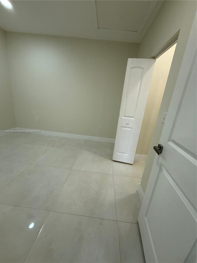 Photo - 559 NW 2nd St Unidad 1