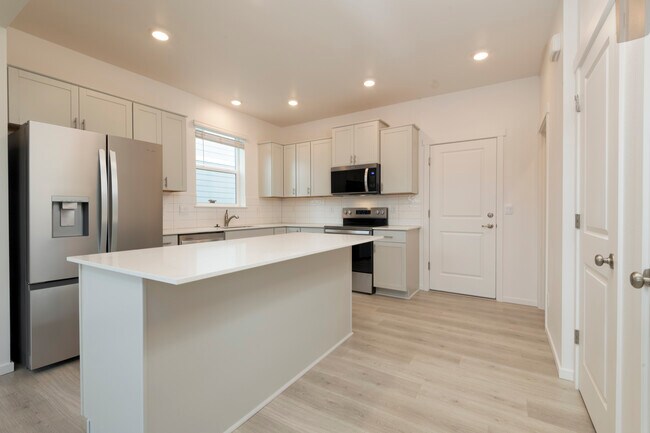 16214 204th Ave E