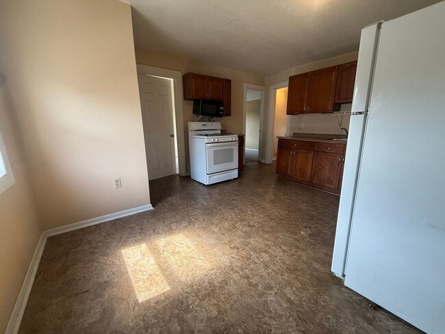 1726 Starkweather Ave Unit 1726 Starkweather Ave Upper