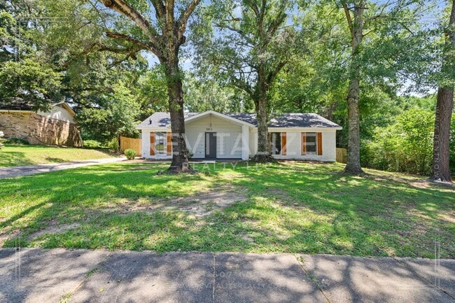 Building Photo - Cozy Home – FULLY UPDATED