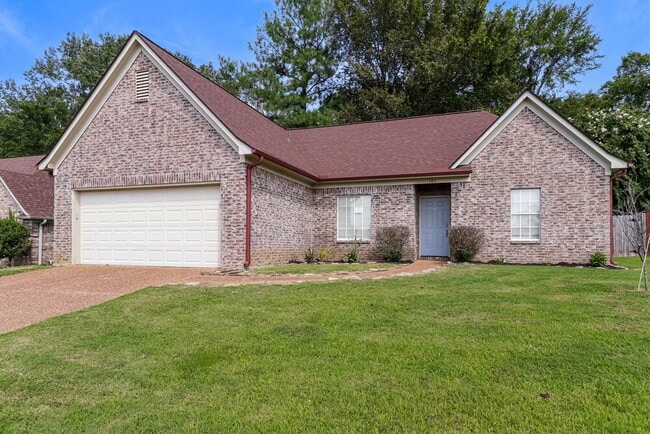 Photo - 185 Village Dr